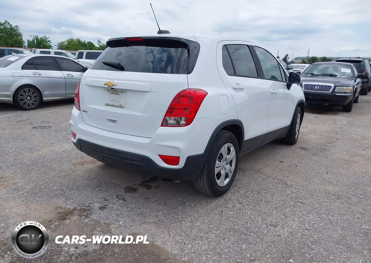2018 Chevrolet Trax Ls VIN:KL7CJKSB6JB722919 - 4