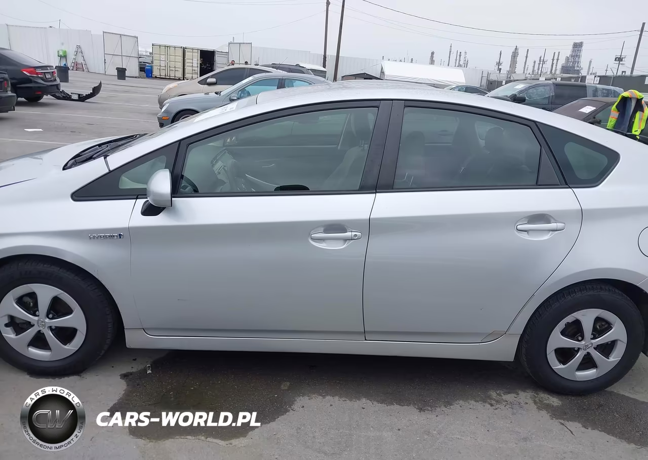 2014 Toyota Prius Three VIN:JTDKN3DU7E1801910 - 14