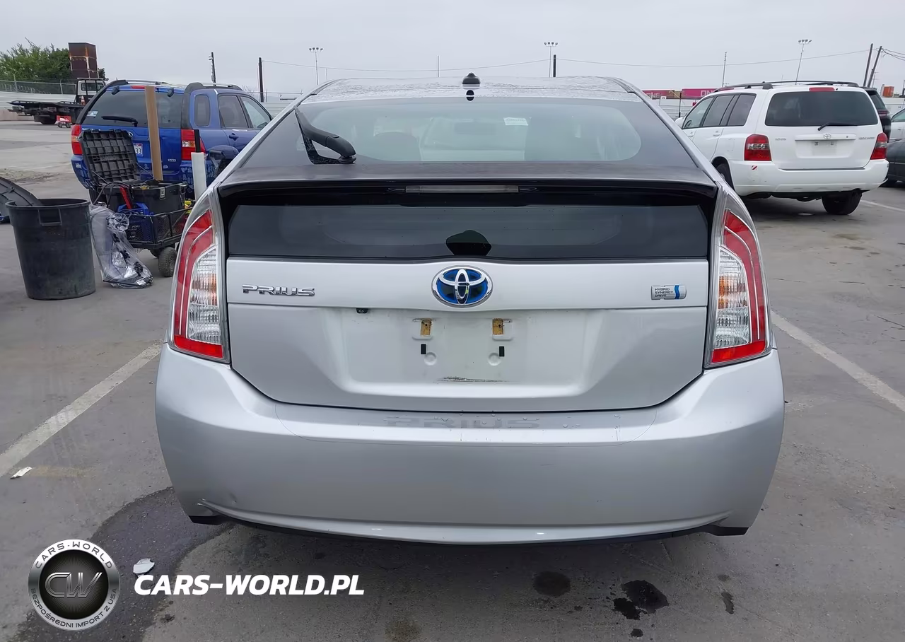 2014 Toyota Prius Three VIN:JTDKN3DU7E1801910 - 16
