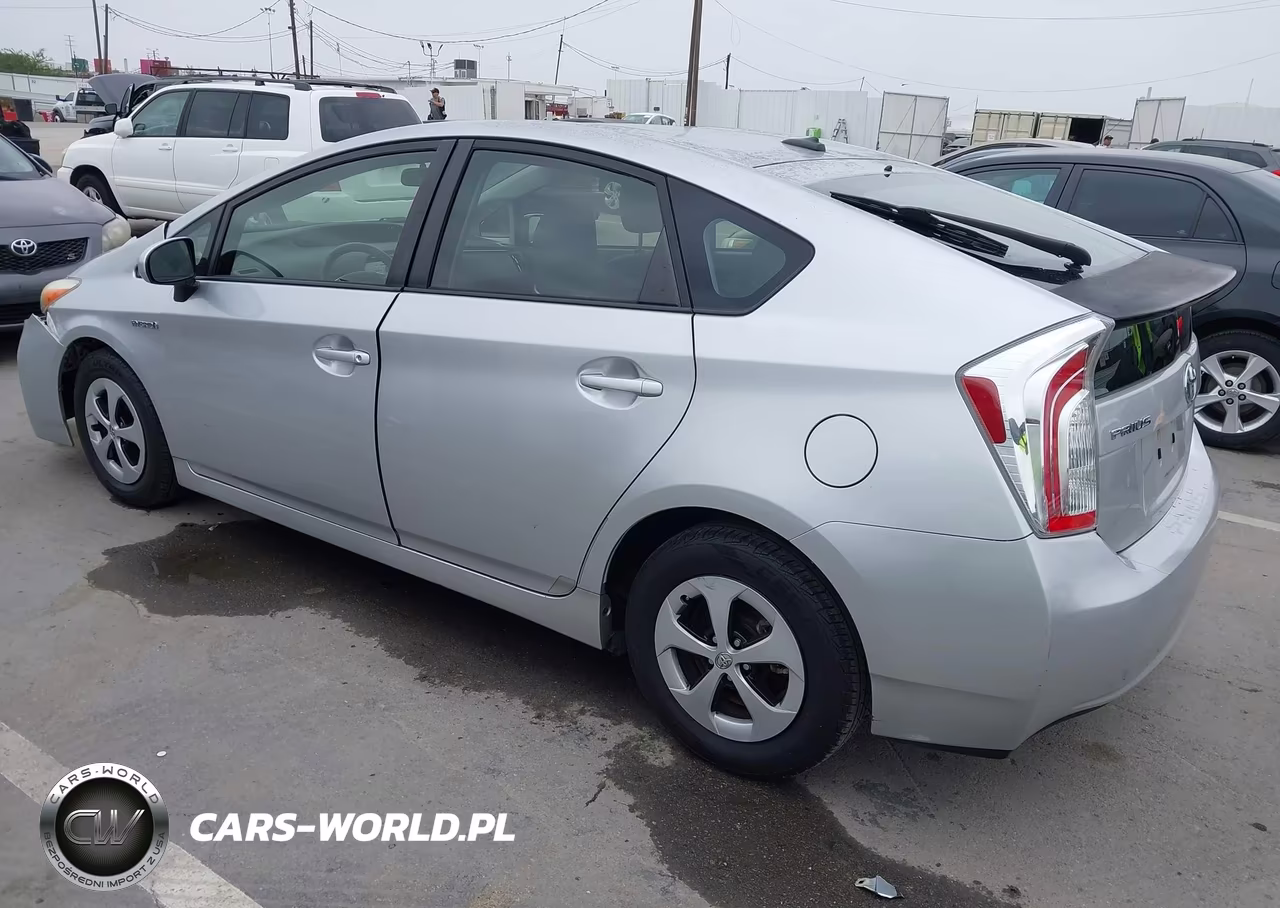 2014 Toyota Prius Three VIN:JTDKN3DU7E1801910 - 3