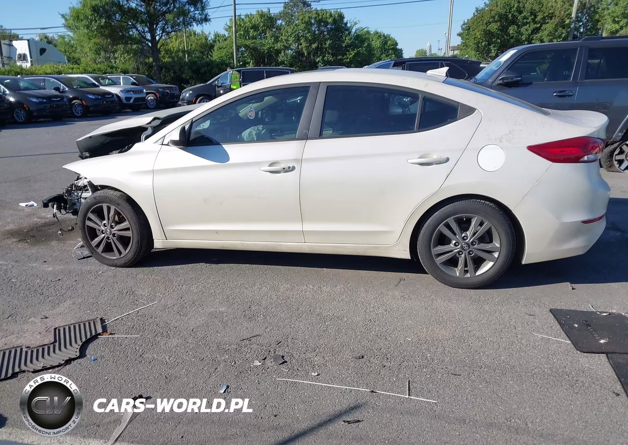 2018 Hyundai Elantra Value Edition VIN:5NPD84LF1JH249784 - 14