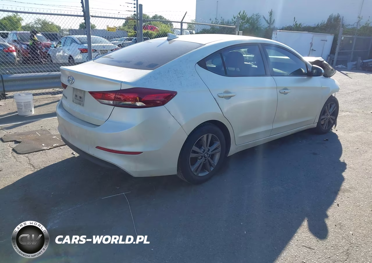 2018 Hyundai Elantra Value Edition VIN:5NPD84LF1JH249784 - 4