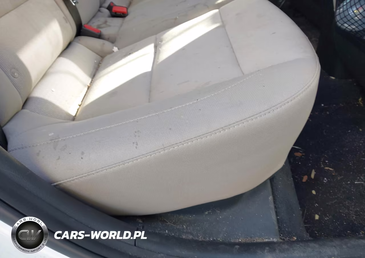 2018 Hyundai Elantra Value Edition VIN:5NPD84LF1JH249784 - 8
