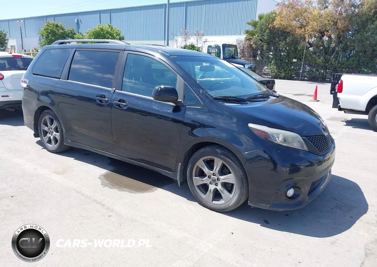 2017 Toyota Sienna Se Premium 8 Passenger