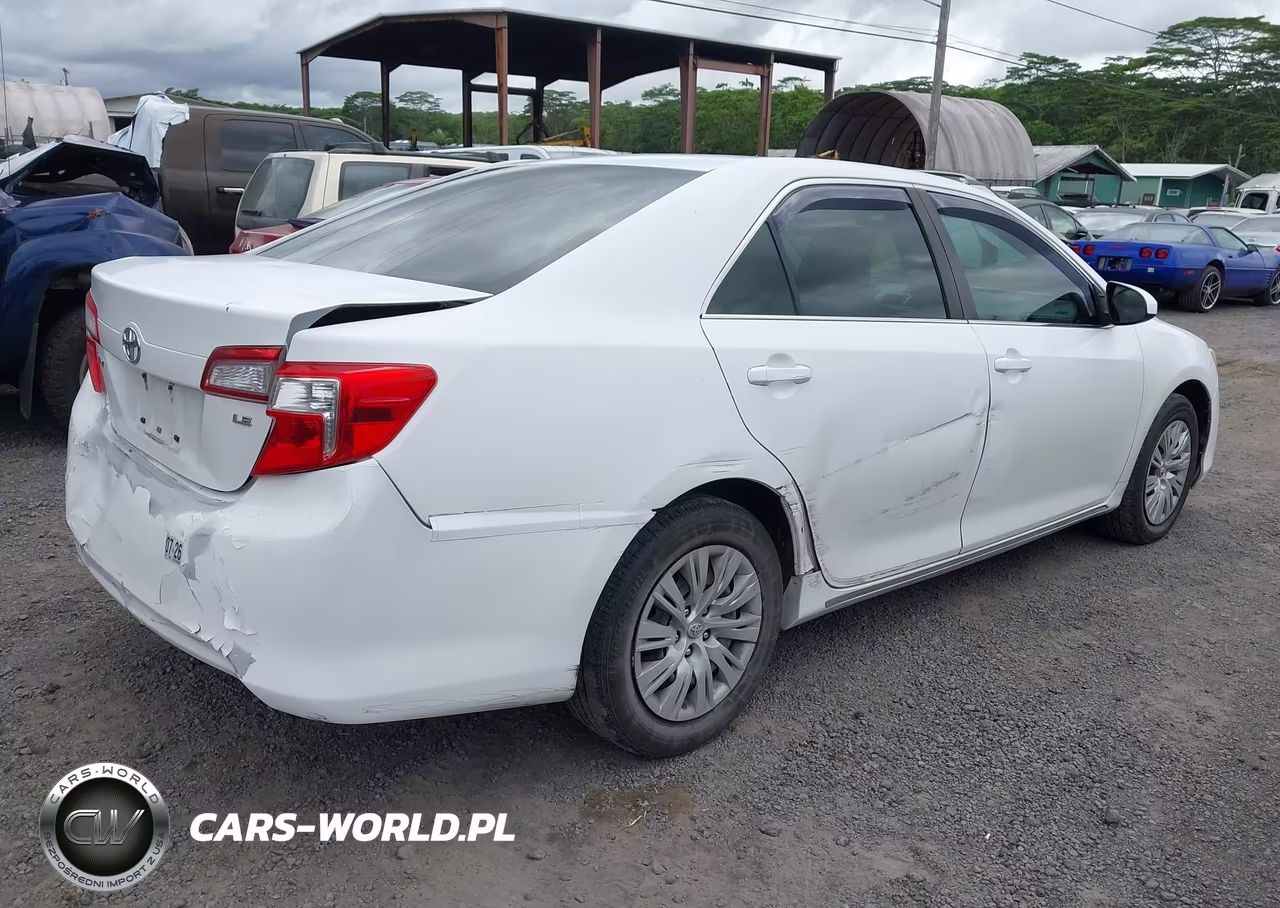 2014 Toyota Camry Le VIN:4T1BF1FK2EU748265 - 17