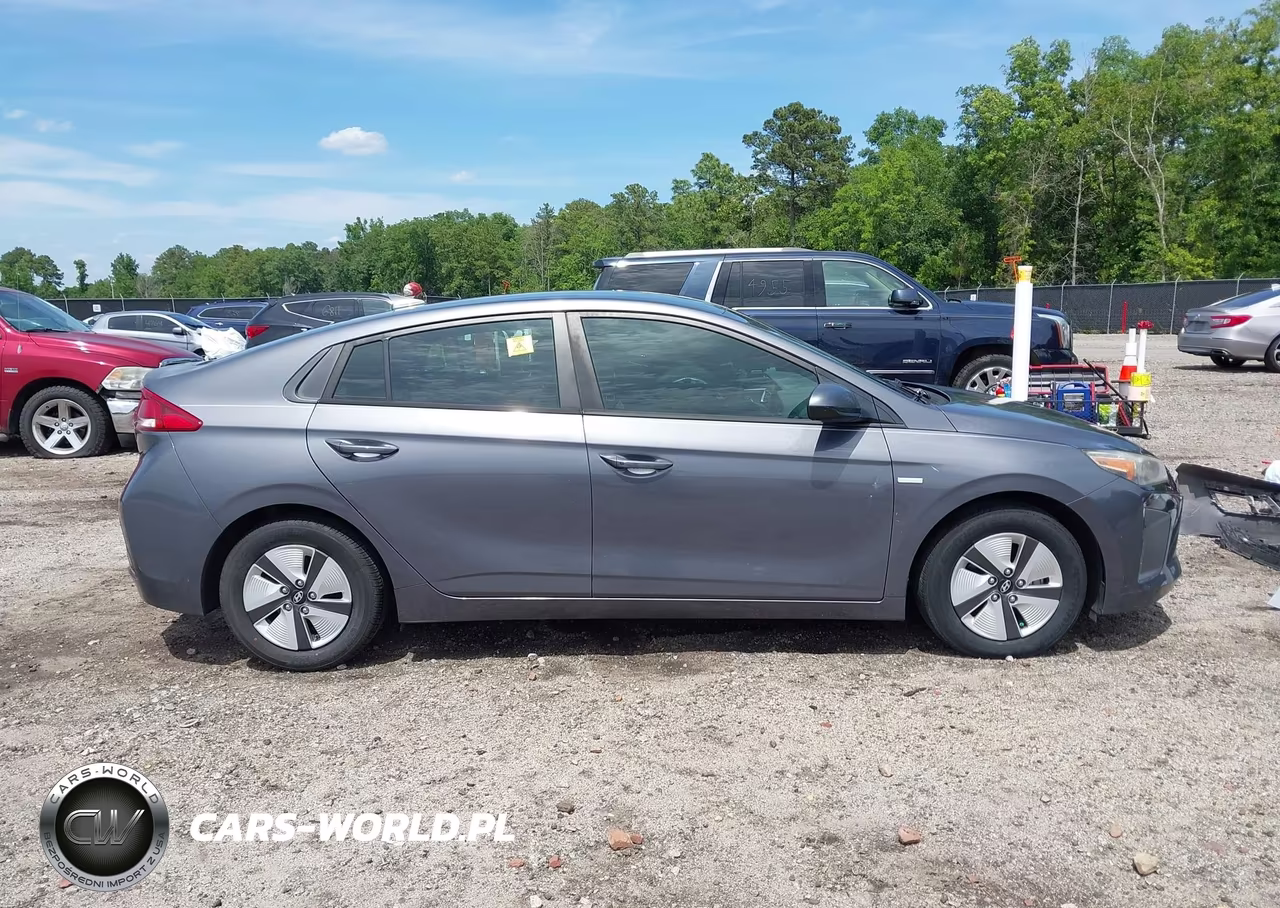 2017 Hyundai Ioniq Hybrid Blue VIN:KMHC65LC8HU048036 - 13