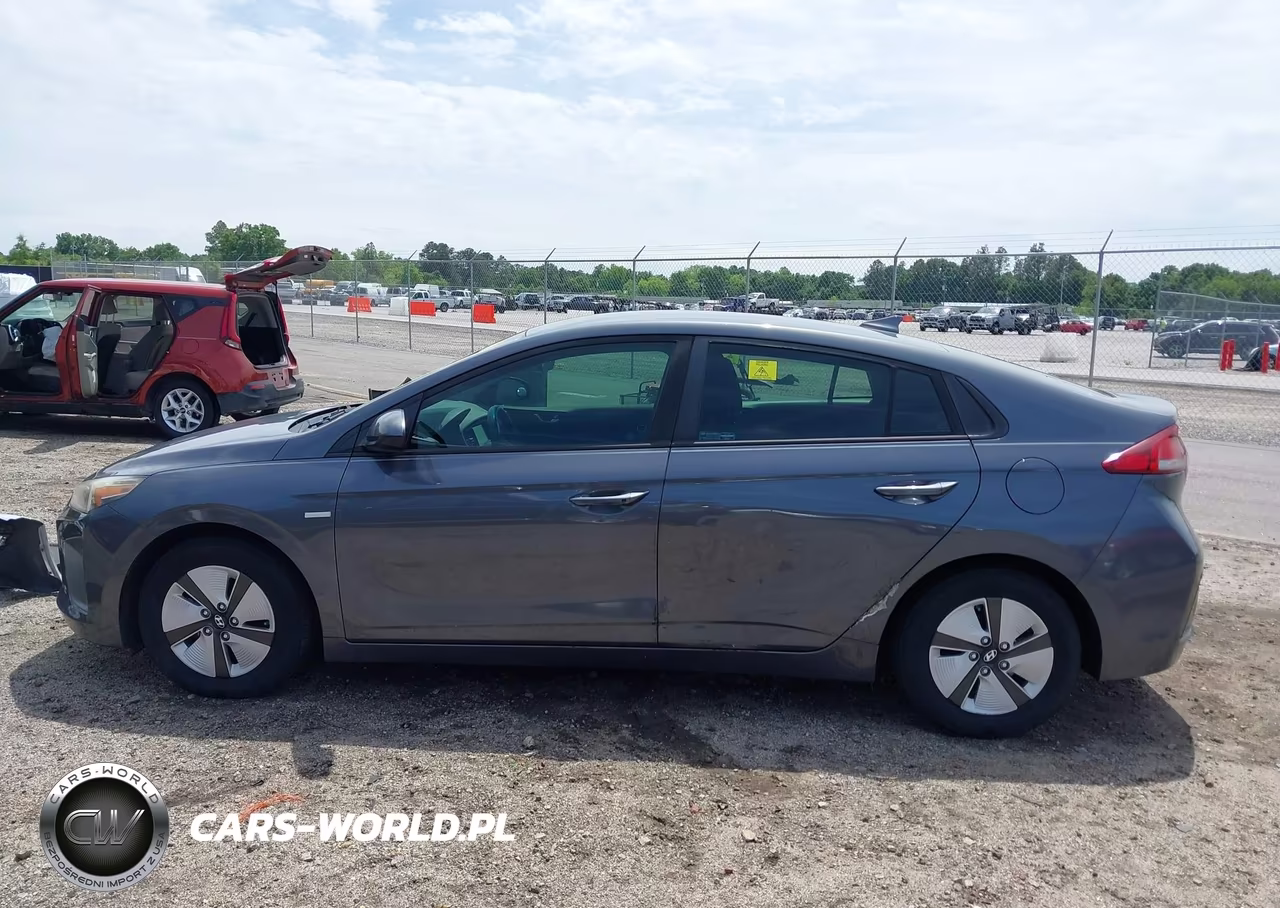 2017 Hyundai Ioniq Hybrid Blue VIN:KMHC65LC8HU048036 - 14