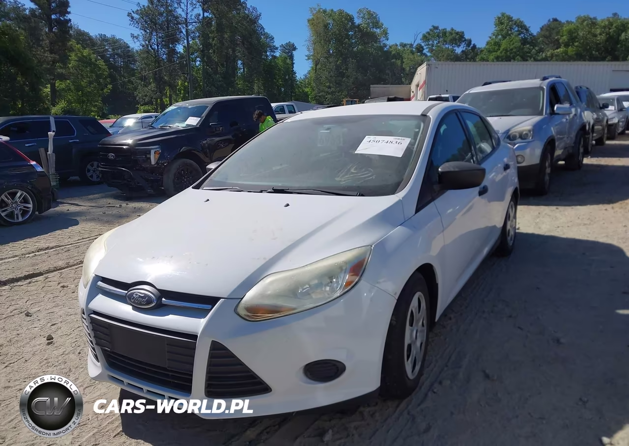 2014 Ford Focus S VIN:1FADP3E26EL112581 - 2