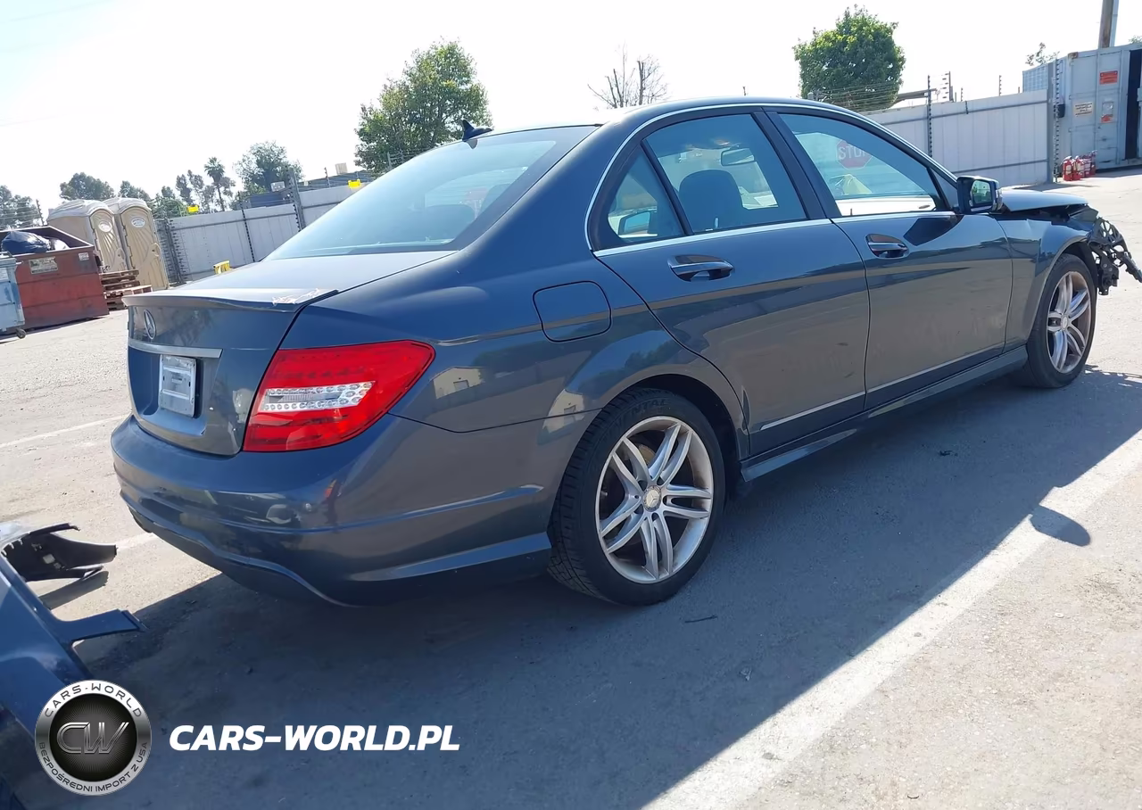 2014 Mercedes-Benz C 250 Sport VIN:WDDGF4HB4EG210244 - 4