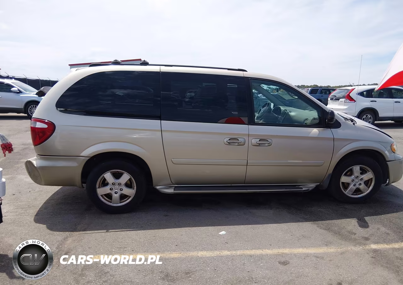 2005 Dodge Grand Caravan Sxt VIN:2D4GP44L05R516333 - 13