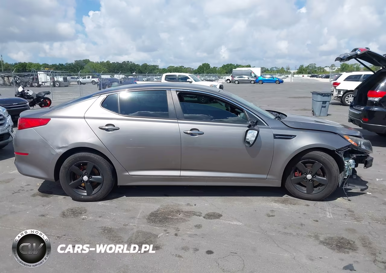 2015 Kia Optima Lx VIN:5XXGM4A70FG482031 - 12