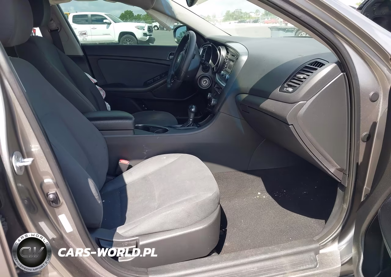 2015 Kia Optima Lx VIN:5XXGM4A70FG482031 - 5