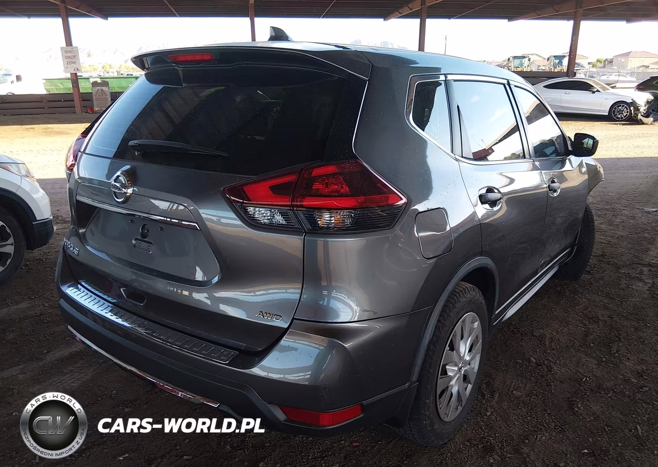 2018 Nissan Rogue S VIN:JN8AT2MV2JW303653 - 4