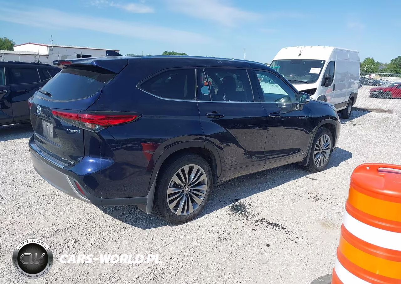 2021 Toyota Highlander Hybrid Platinum VIN:5TDEBRCH9MS031854 - 4