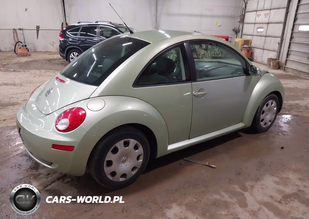 2010 Volkswagen New Beetle 2.5L VIN:3VWPG3AG4AM007035 - 4