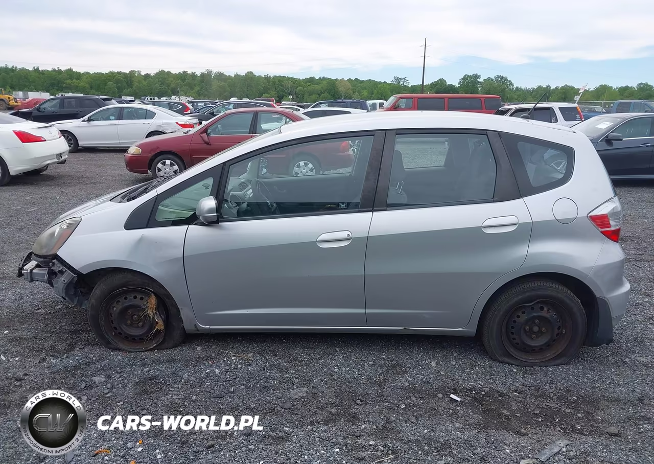2013 Honda Fit VIN:JHMGE8G39DC017154 - 15