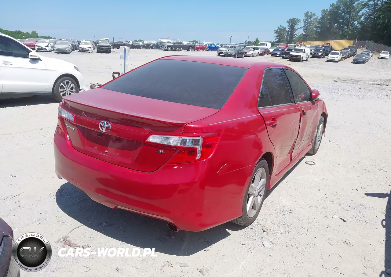 2013 Toyota Camry Se VIN:4T1BF1FK1DU642372 - 4