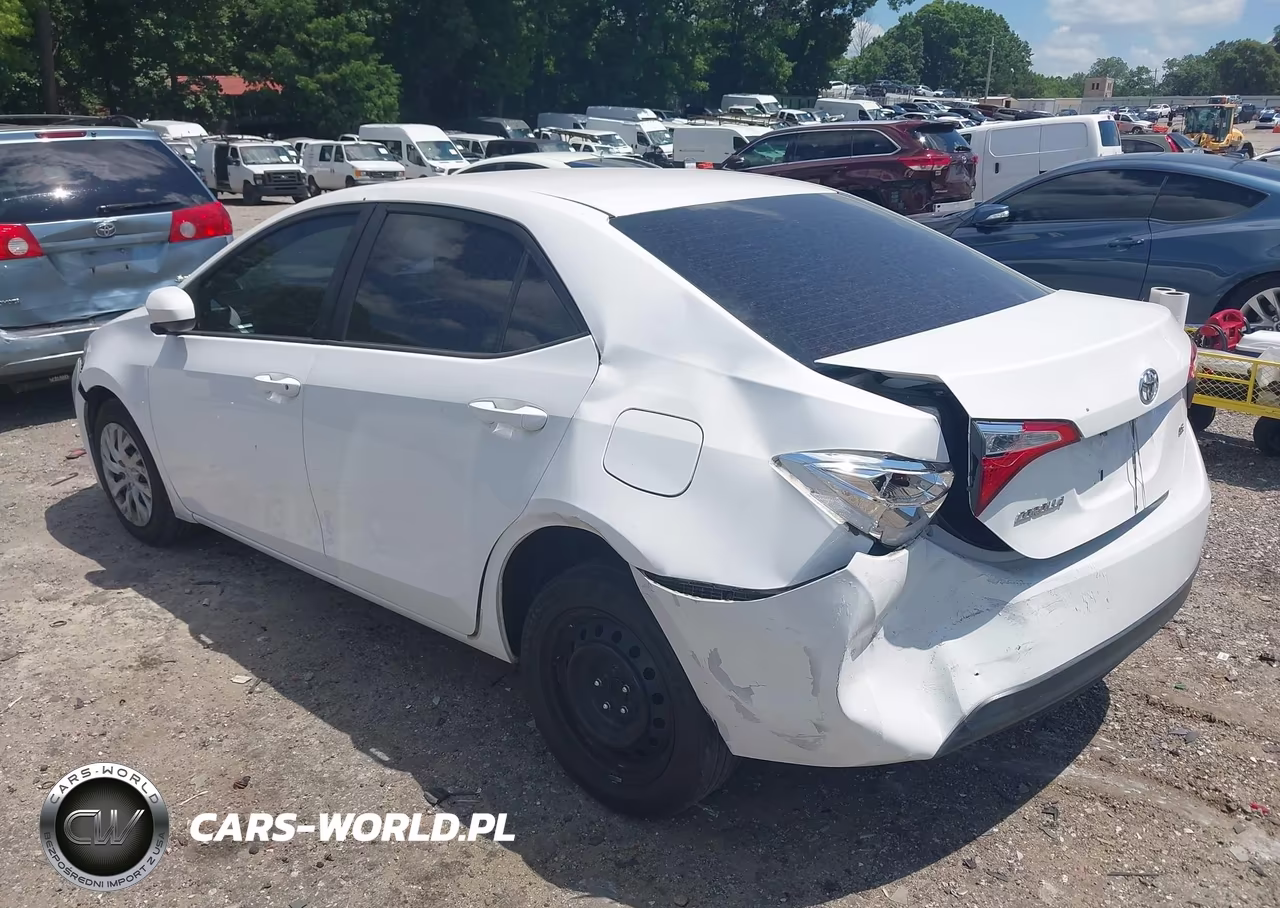 2015 Toyota Corolla Le VIN:2T1BURHEXFC472240 - 3