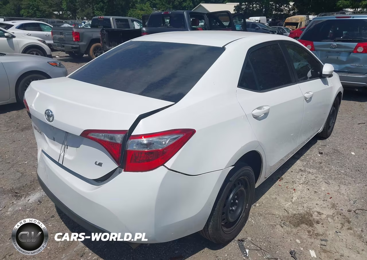 2015 Toyota Corolla Le VIN:2T1BURHEXFC472240 - 4