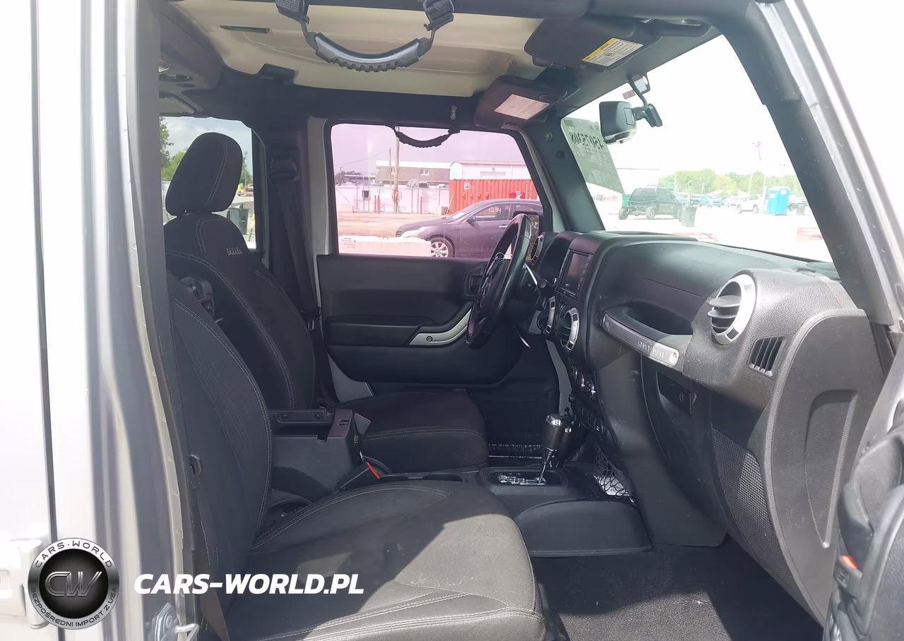 2018 Jeep Wrangler Jk Unlimited Sahara 4X4 VIN:1C4BJWEG5JL808715 - 5