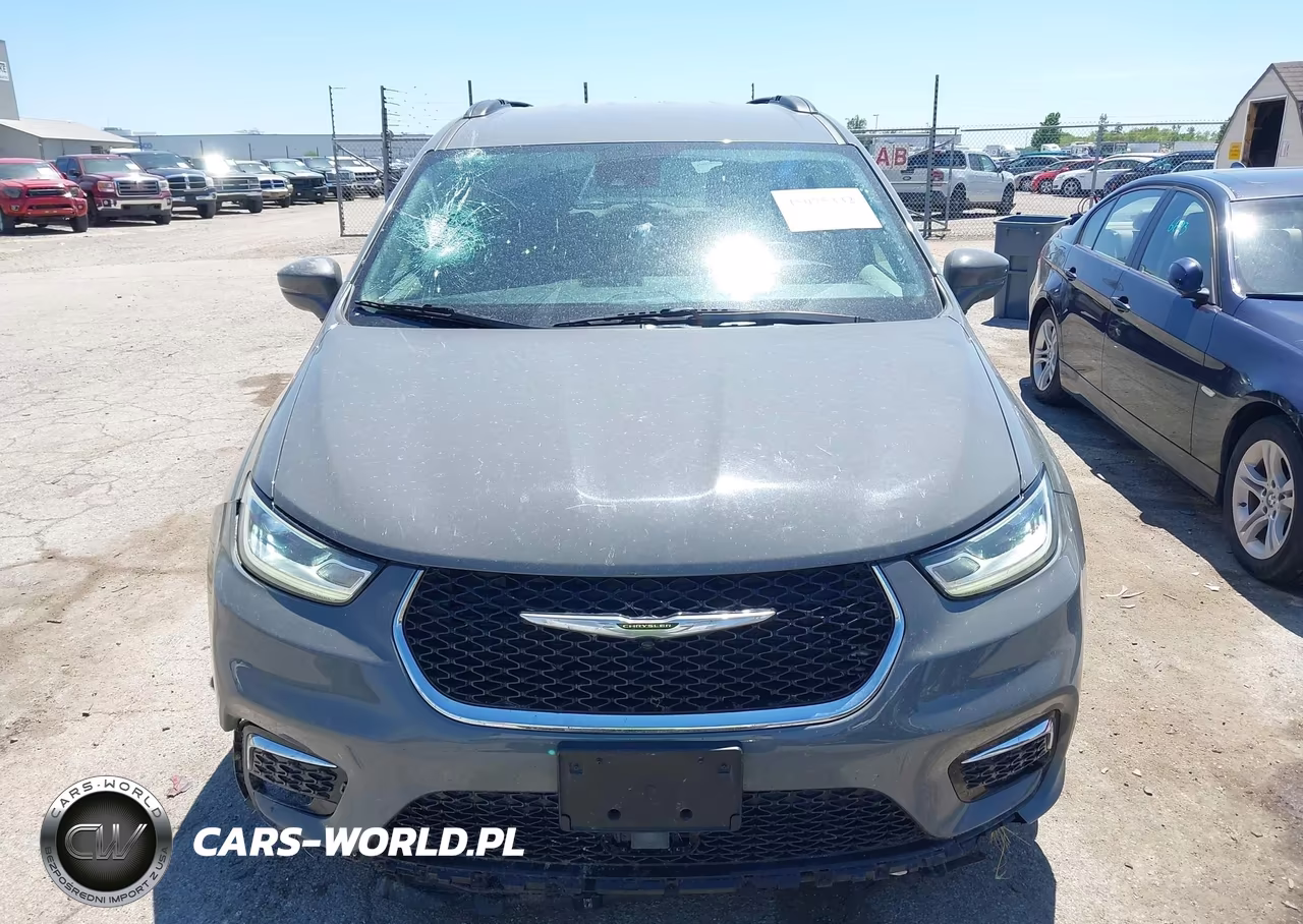 2022 Chrysler Pacifica Touring L VIN:2C4RC1BG2NR167732 - 12