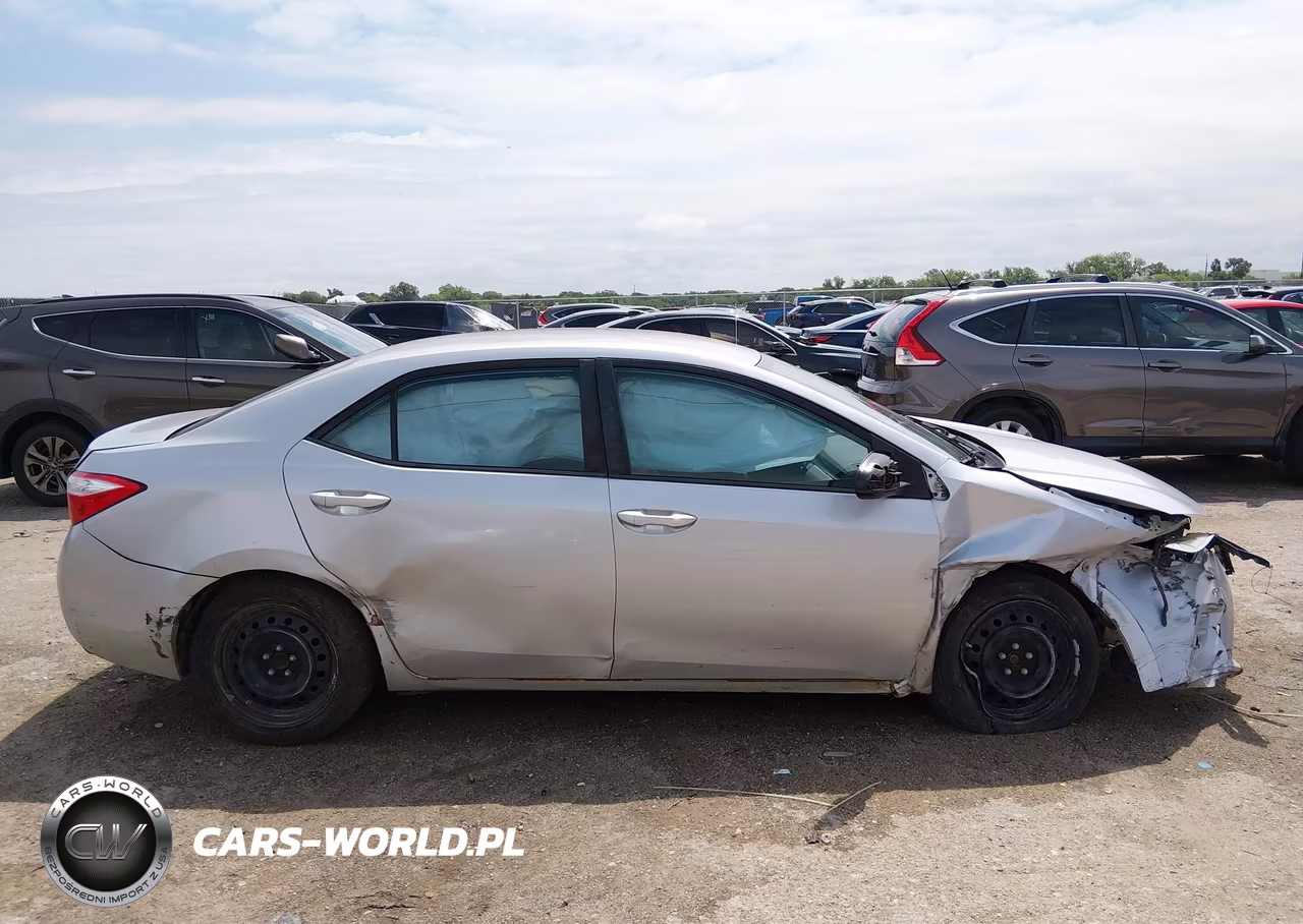 2015 Toyota Corolla Le VIN:5YFBURHE1FP332660 - 13