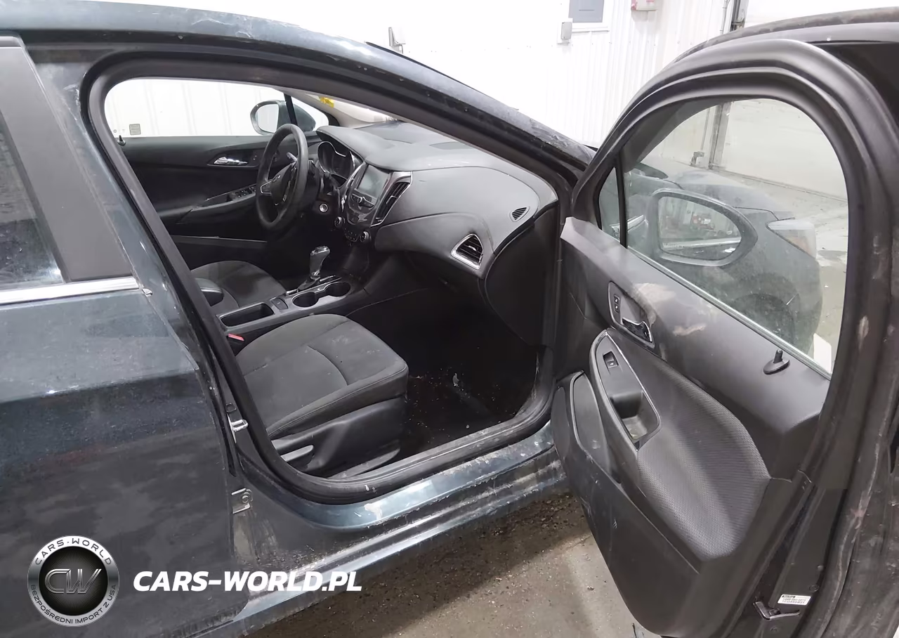 2018 Chevrolet Cruze Lt Auto VIN:3G1BE6SM7JS558749 - 5