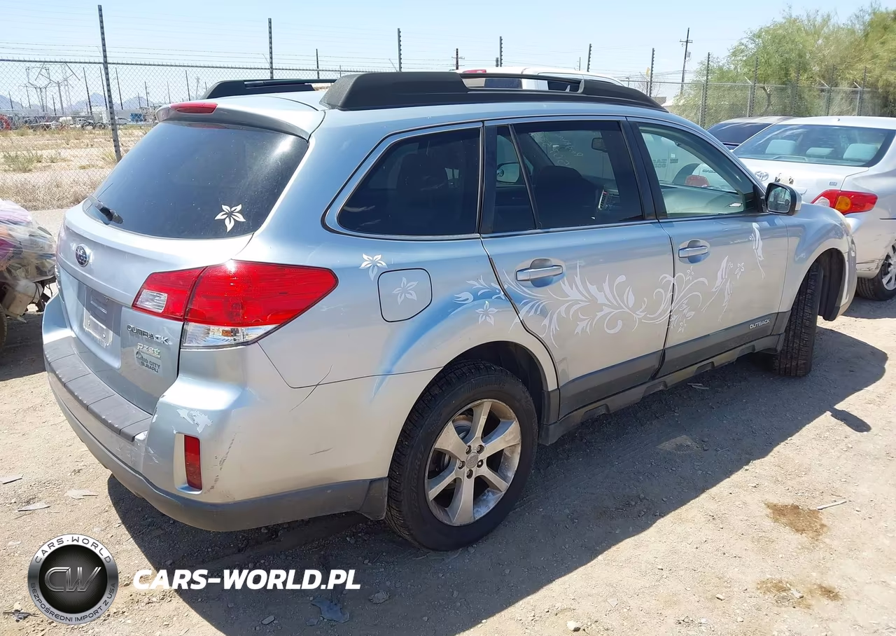 2013 Subaru Outback 2.5I Premium VIN:4S4BRBCC6D3287912 - 4