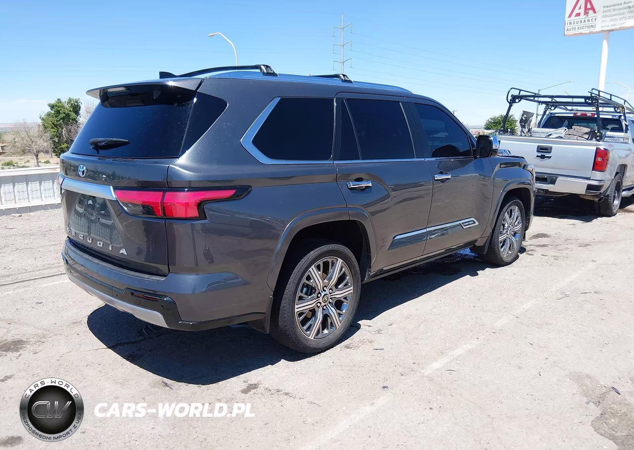 2023 Toyota Sequoia Capstone VIN:7SVAAABA5PX017896 - 4