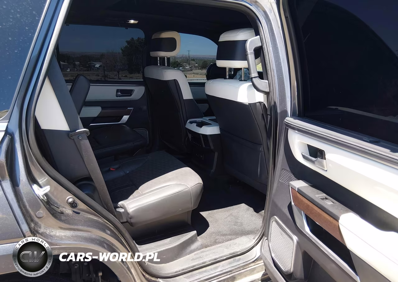 2023 Toyota Sequoia Capstone VIN:7SVAAABA5PX017896 - 8