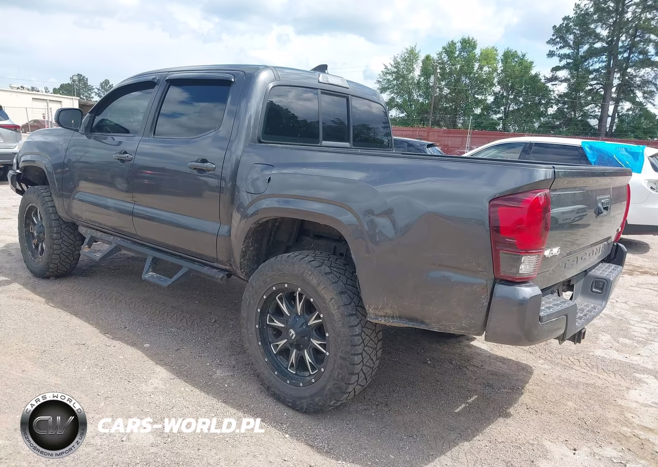 2018 Toyota Tacoma Sr V6 VIN:3TMCZ5AN9JM155395 - 3