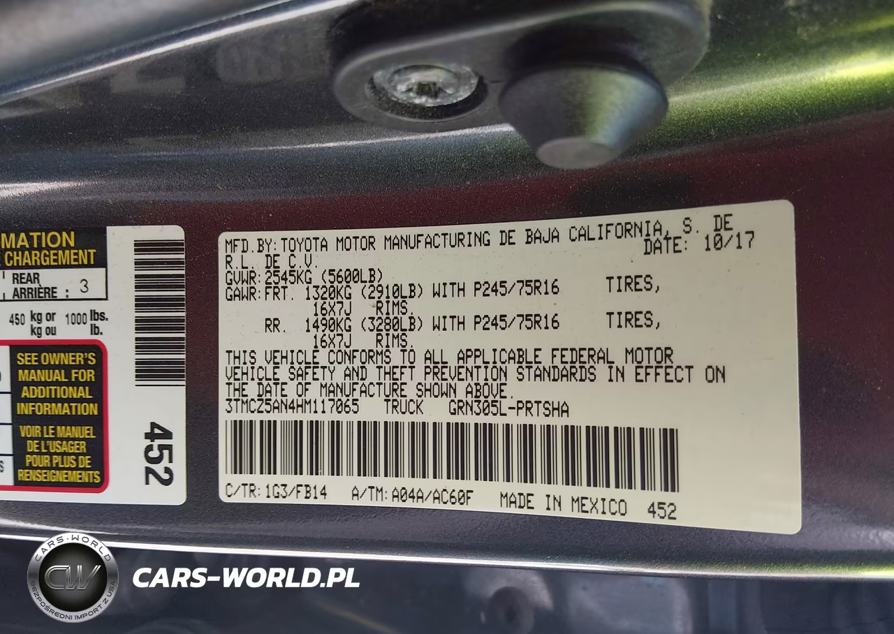 2017 Toyota Tacoma Sr V6 VIN:3TMCZ5AN4HM117065 - 9