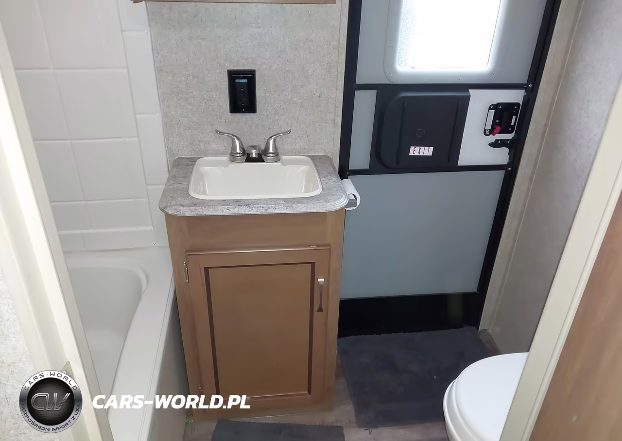 2018 Coachmen Catalina VIN:5ZT2CAXB8JX012773 - 13