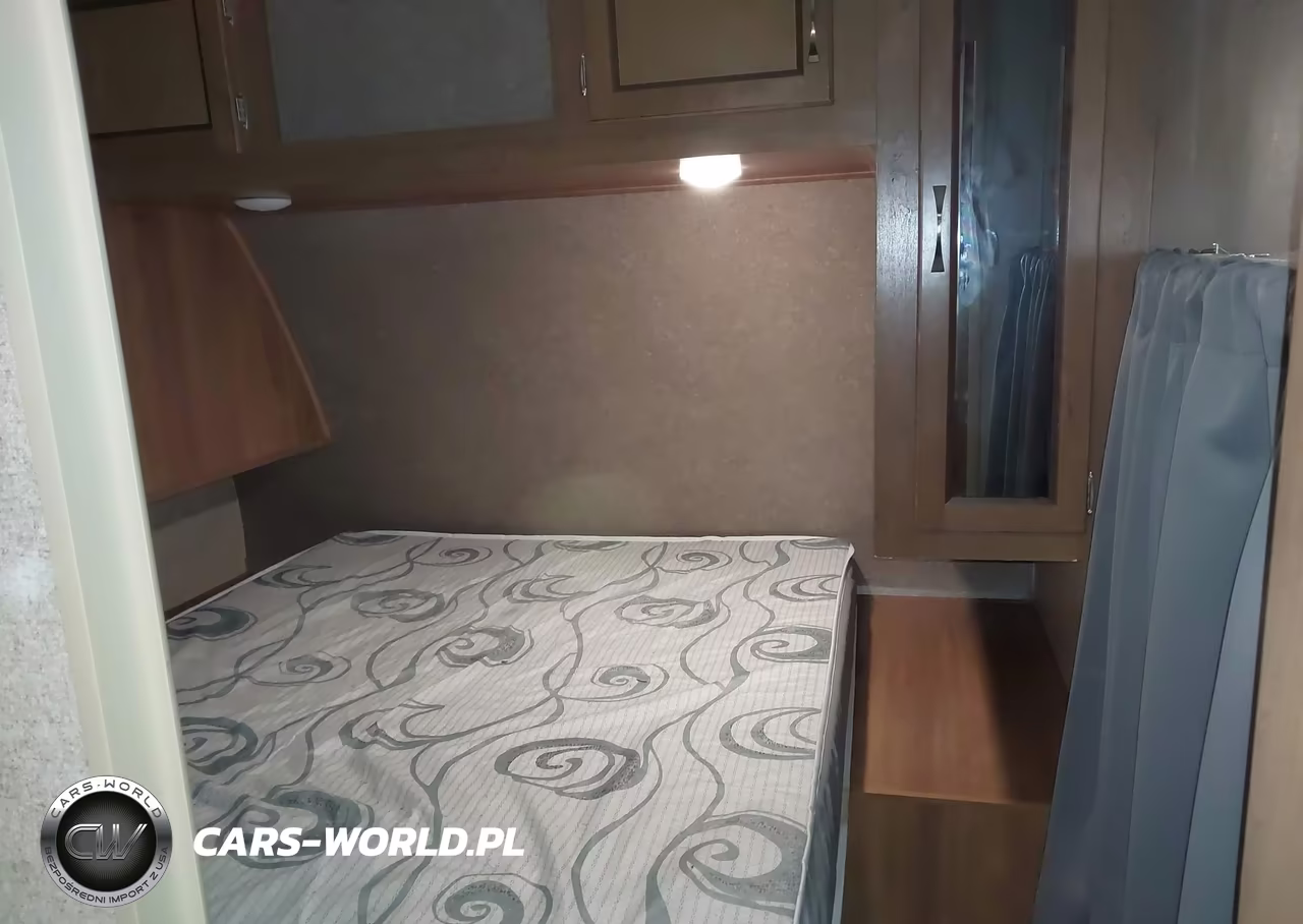 2018 Coachmen Catalina VIN:5ZT2CAXB8JX012773 - 15
