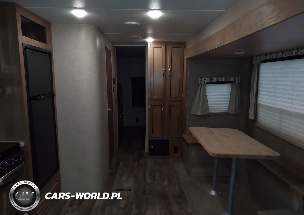 2018 Coachmen Catalina VIN:5ZT2CAXB8JX012773 - 5