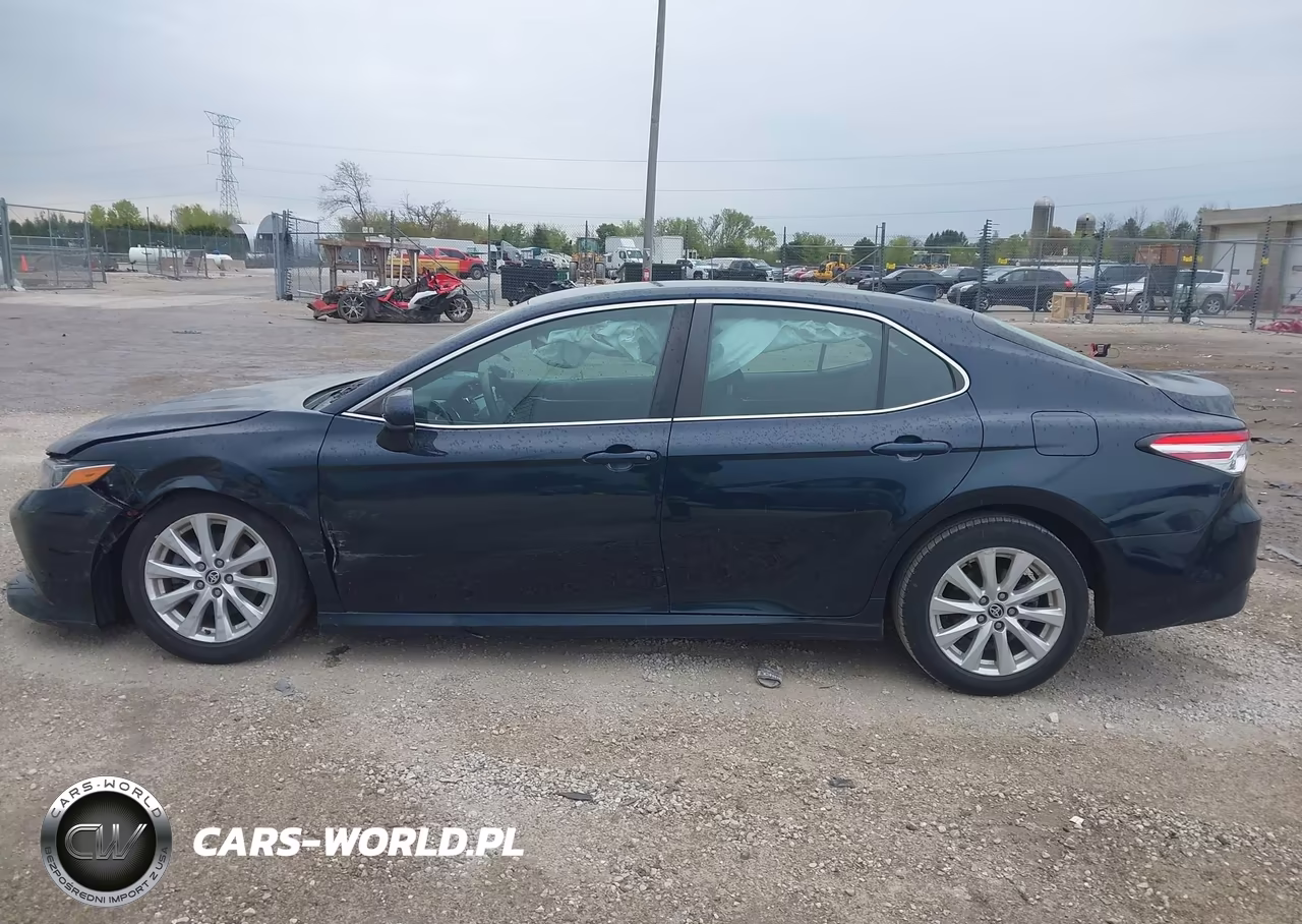 2020 Toyota Camry Le VIN:4T1C11AK5LU964778 - 14