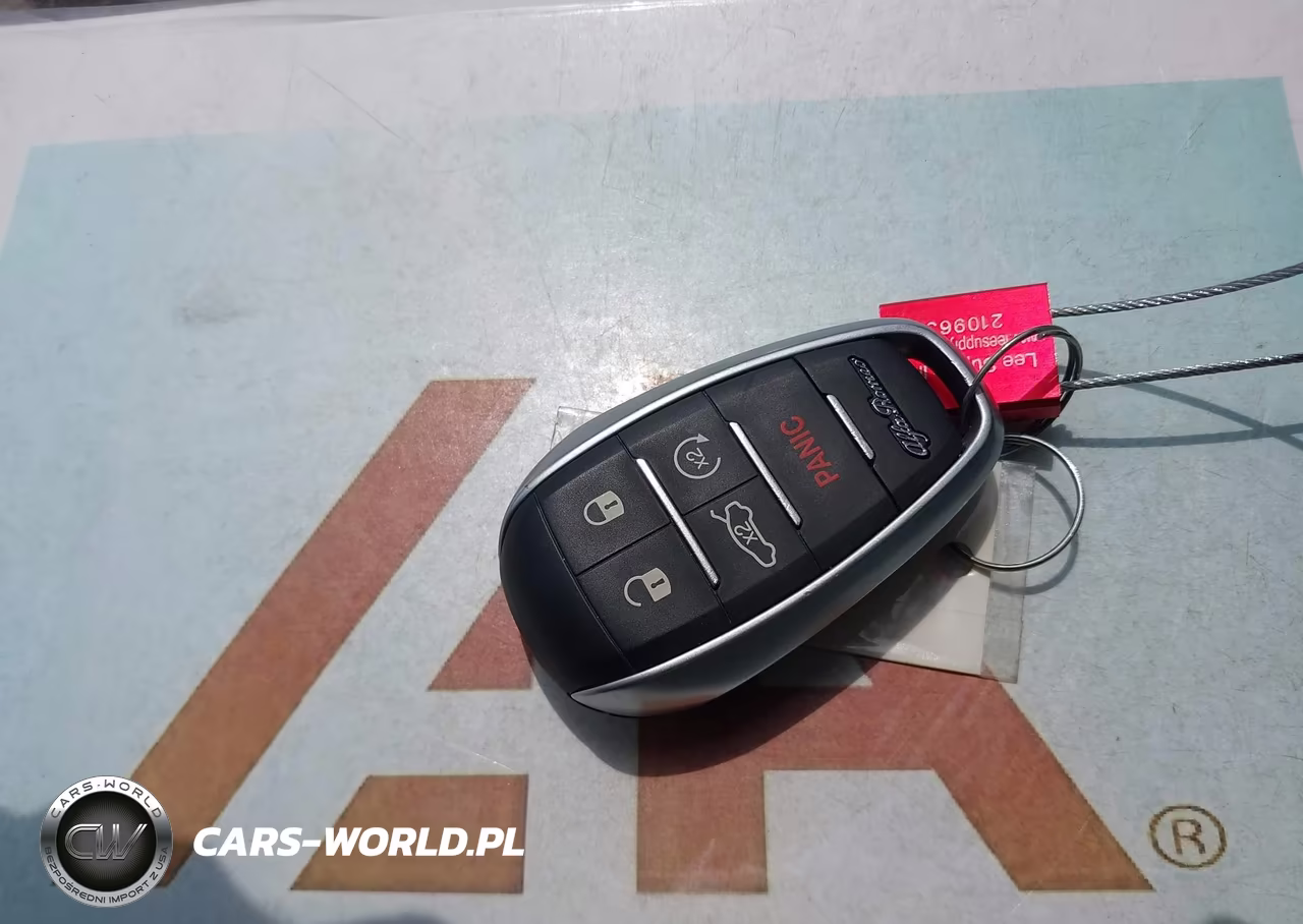 2018 Alfa Romeo Giulia Ti Sport VIN:ZARFAECN2J7573170 - 11