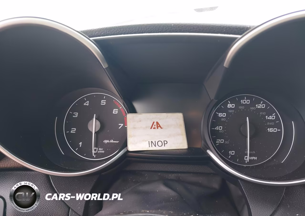 2018 Alfa Romeo Giulia Ti Sport VIN:ZARFAECN2J7573170 - 7