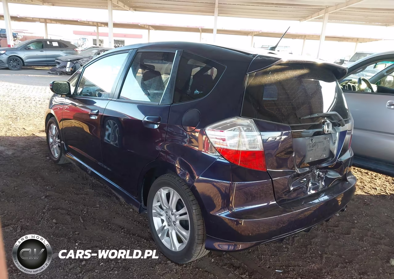 2010 Honda Fit Sport VIN:JHMGE8H45AC029062 - 3