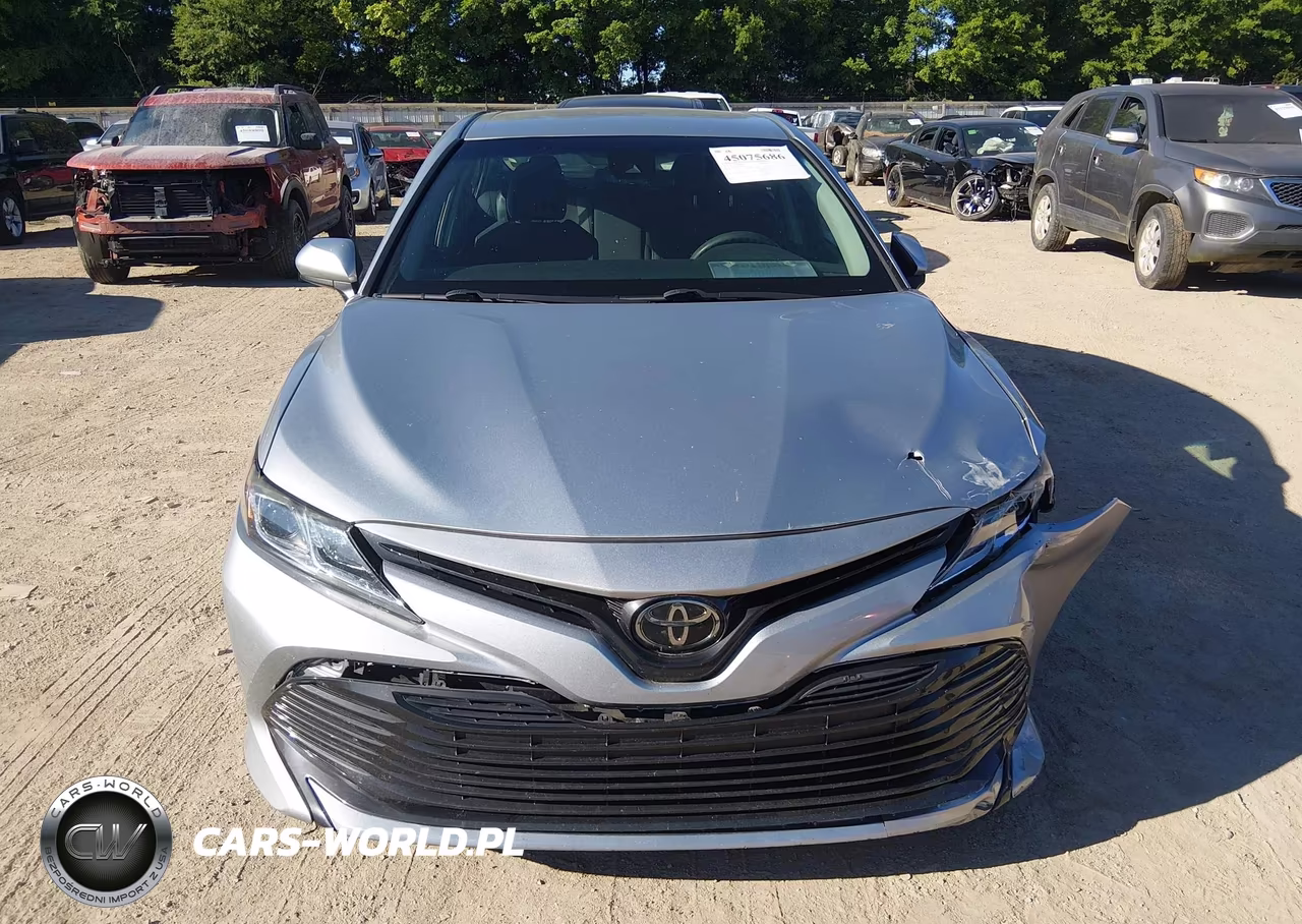 2018 Toyota Camry Le VIN:4T1B11HK9JU128793 - 12