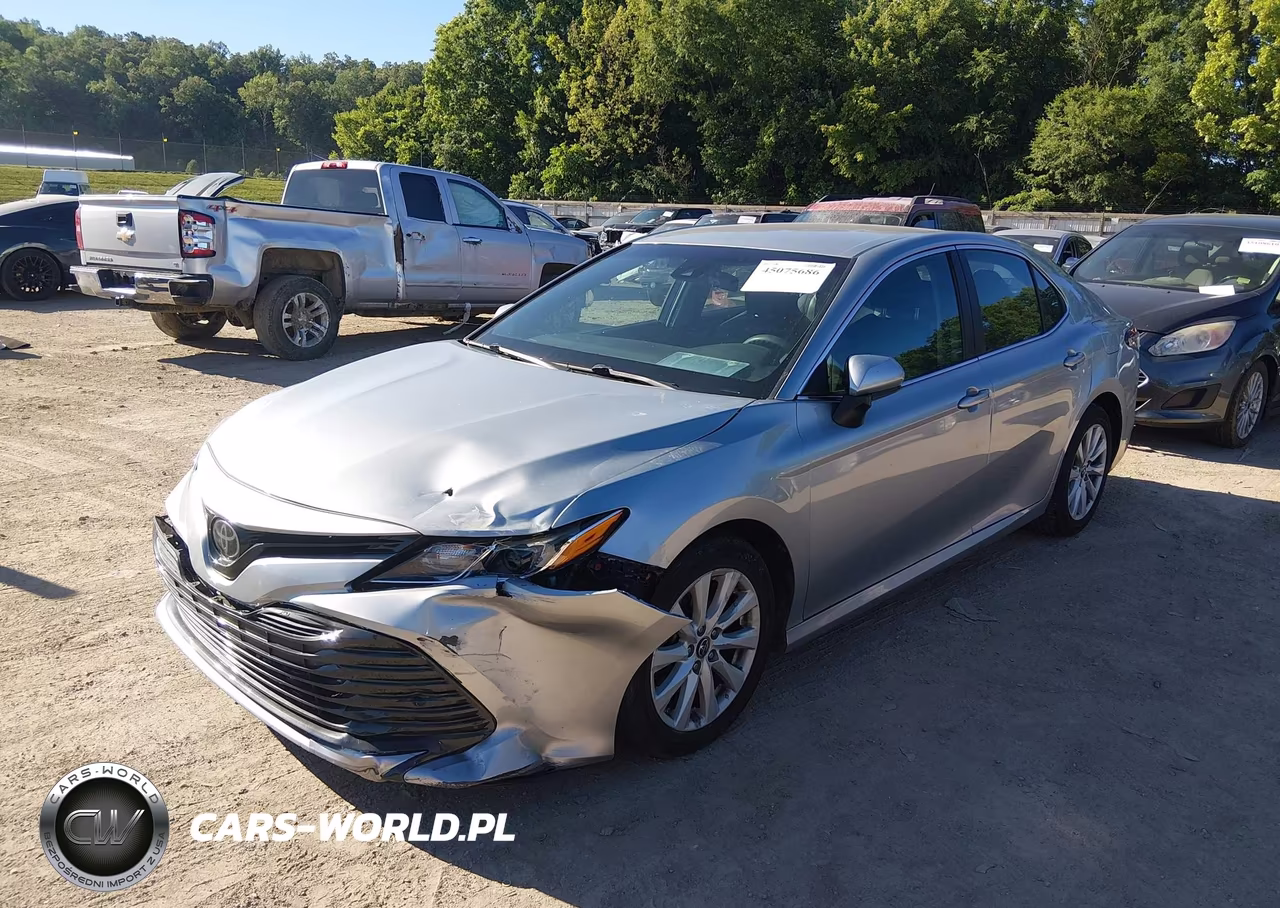 2018 Toyota Camry Le VIN:4T1B11HK9JU128793 - 2