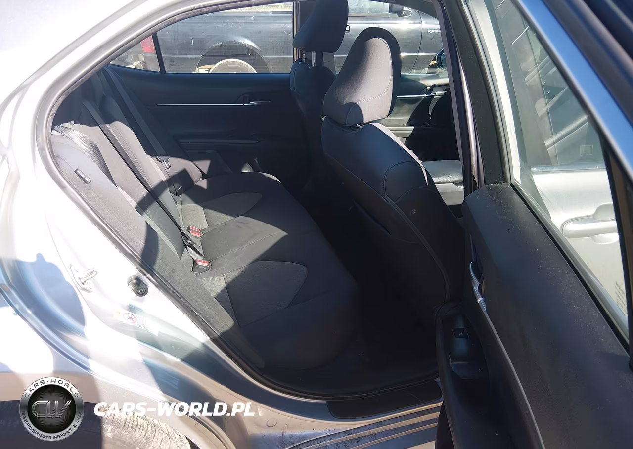 2018 Toyota Camry Le VIN:4T1B11HK9JU128793 - 8