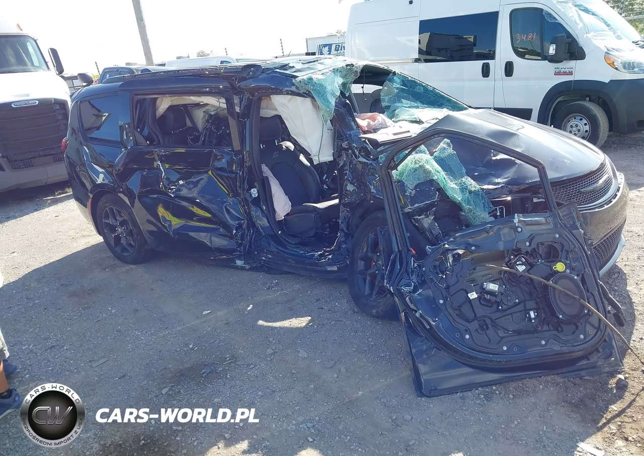 2020 Chrysler Pacifica Touring L