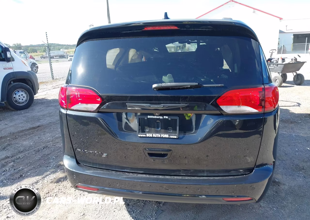 2020 Chrysler Pacifica Touring L VIN:2C4RC1BG0LR129106 - 15
