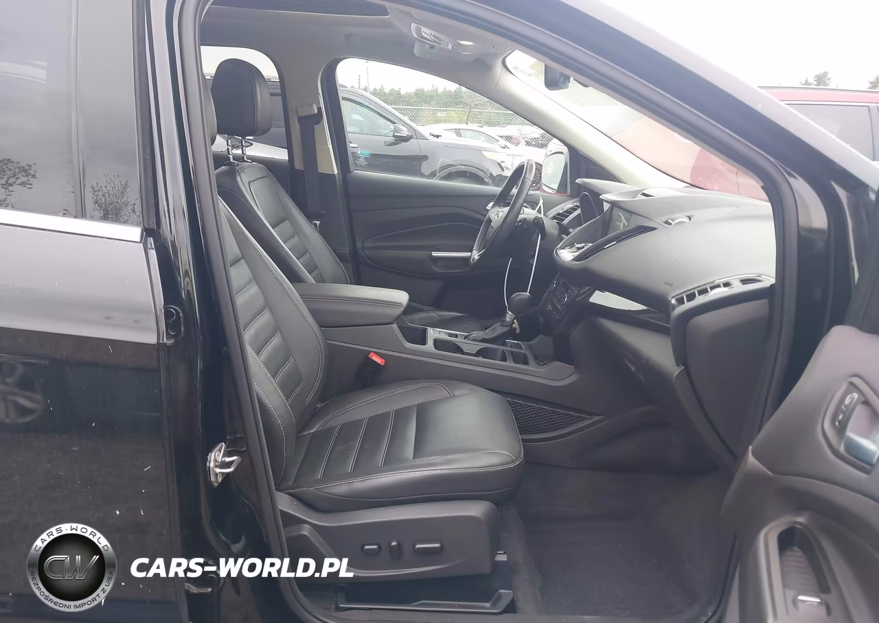 2017 Ford Escape Titanium VIN:1FMCU9JD0HUC69963 - 5