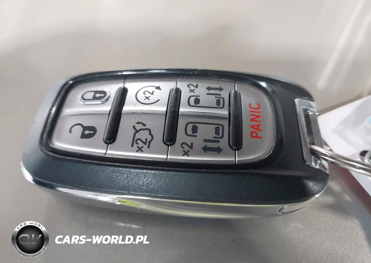 2023 Chrysler Pacifica Touring L VIN:2C4RC1BG6PR566503 - 11