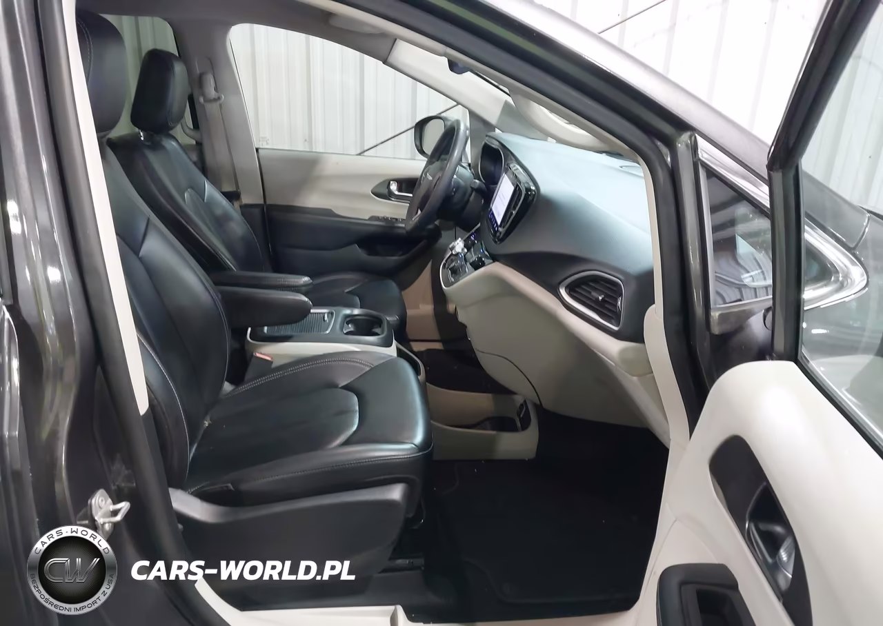 2023 Chrysler Pacifica Touring L VIN:2C4RC1BG6PR566503 - 5