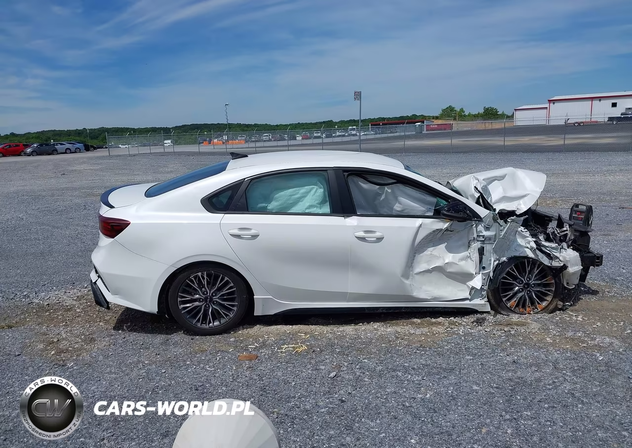 2023 Kia Forte Gt-Line VIN:3KPF54AD5PE602611 - 13