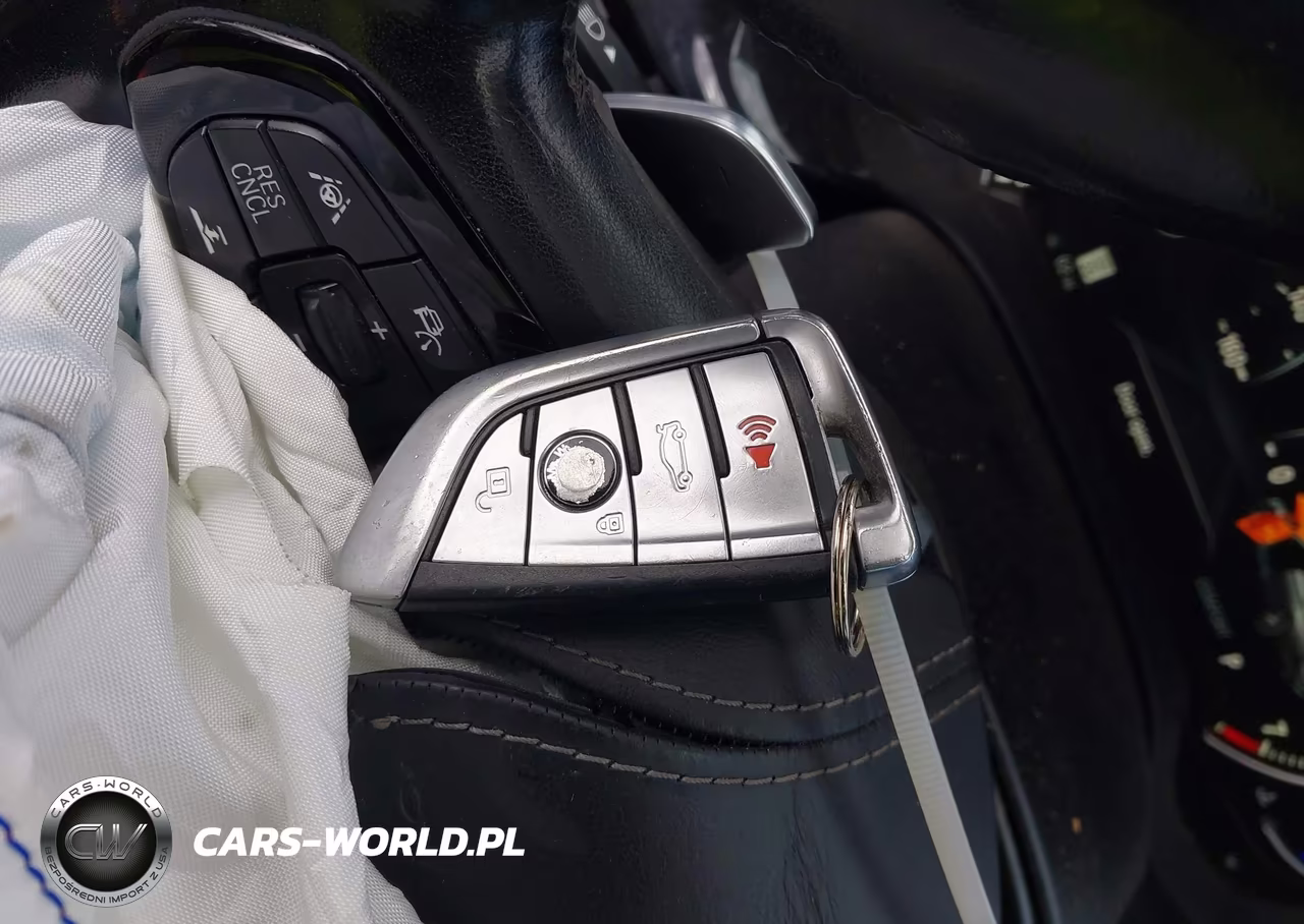 2019 BMW 530I xDrive VIN:WBAJA7C51KWW13999 - 11