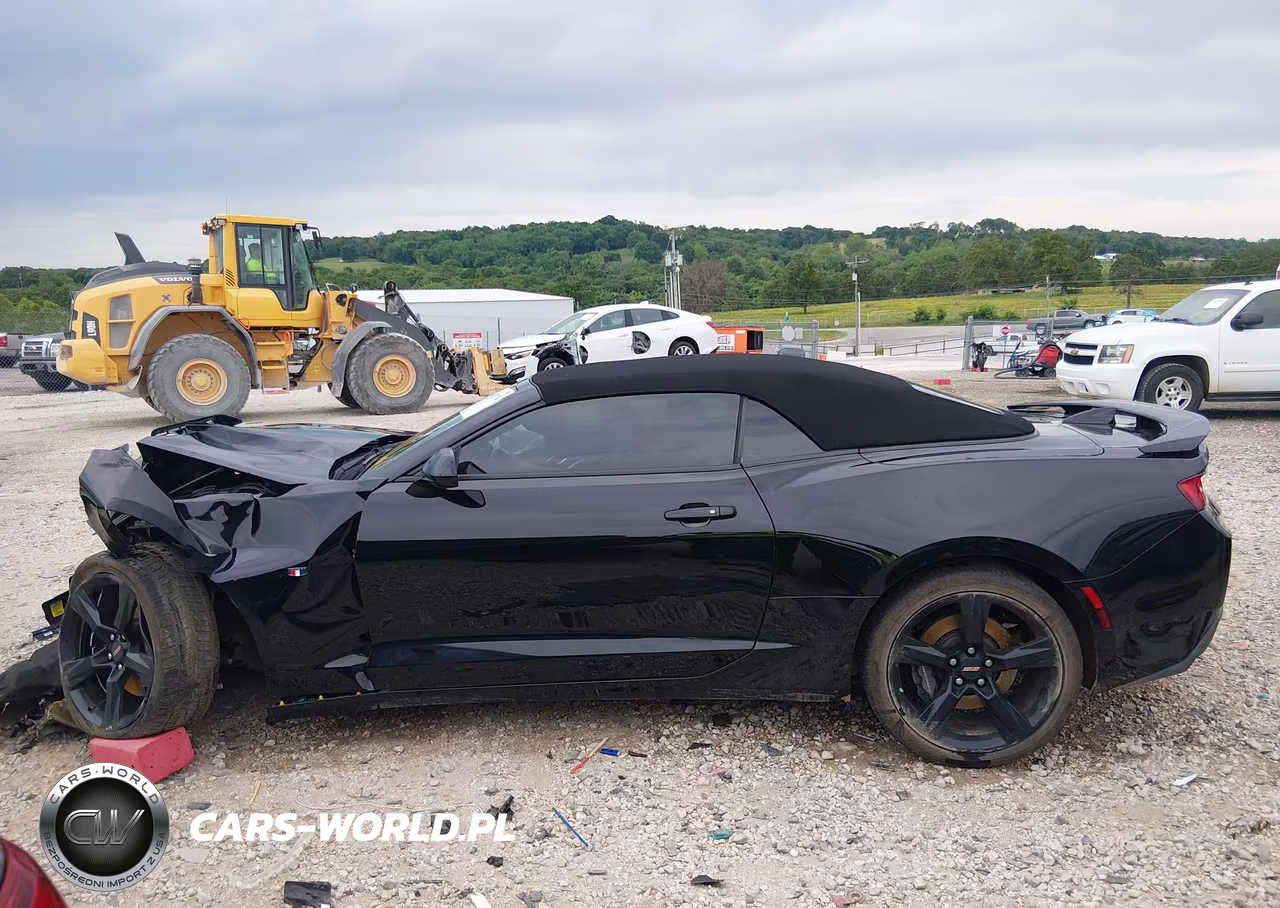 2018 Chevrolet Camaro 2Ss VIN:1G1FH3D70J0104963 - 13